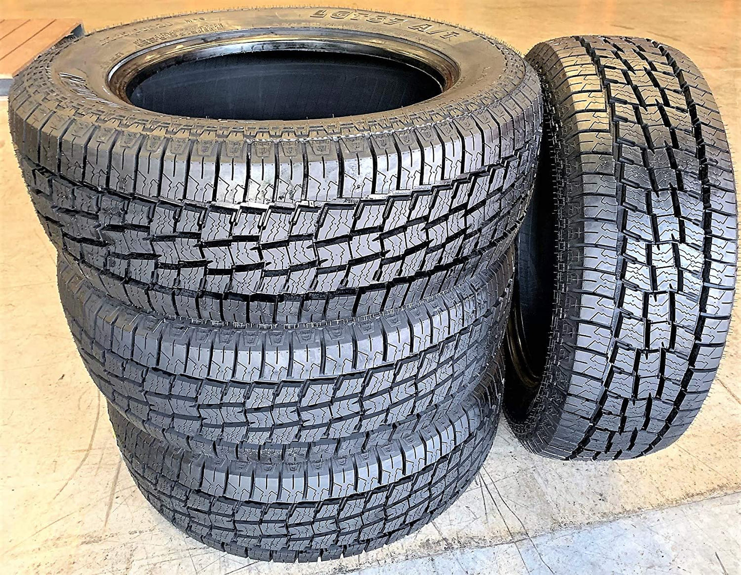 LT285/60R20 A/T LANDGOLDEN LGT57 A/T 125/122S 10 PLY